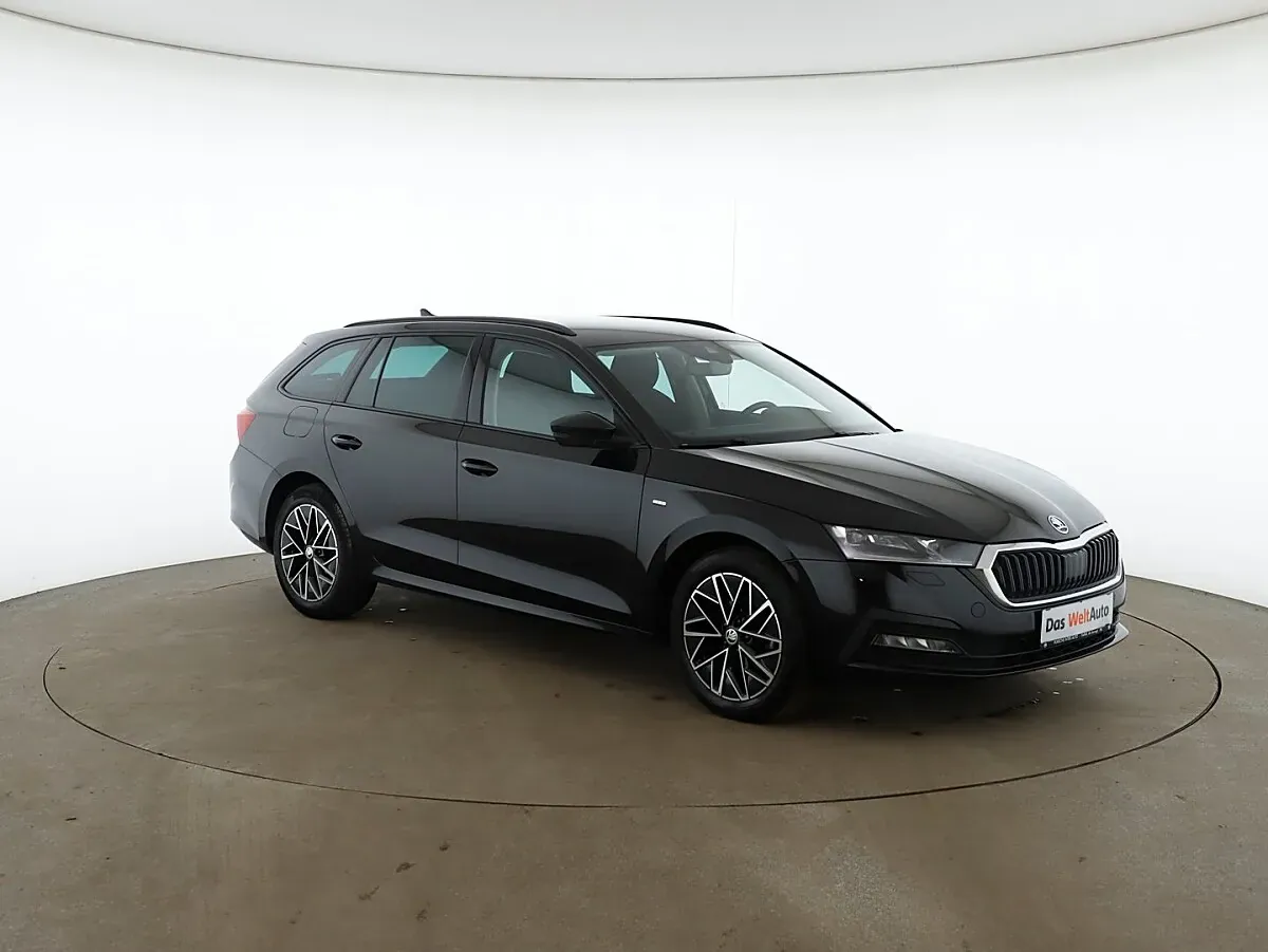 Skoda Octavia 2021 photo 3