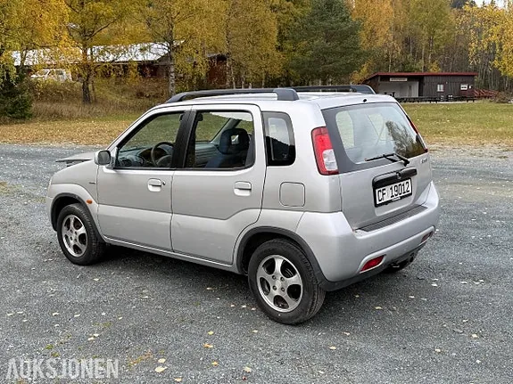 Suzuki Ignis 2002 photo 3