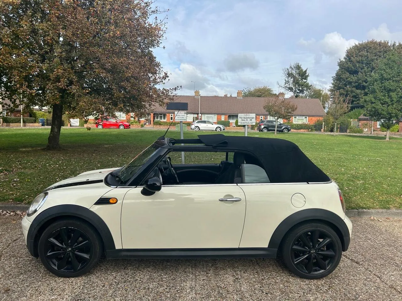 Mini Convertible 2010 photo 3