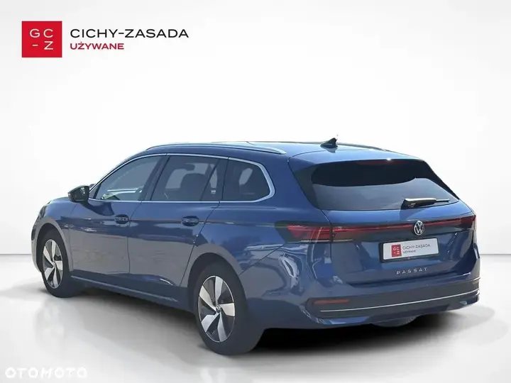 Volkswagen Passat 2024 photo 3