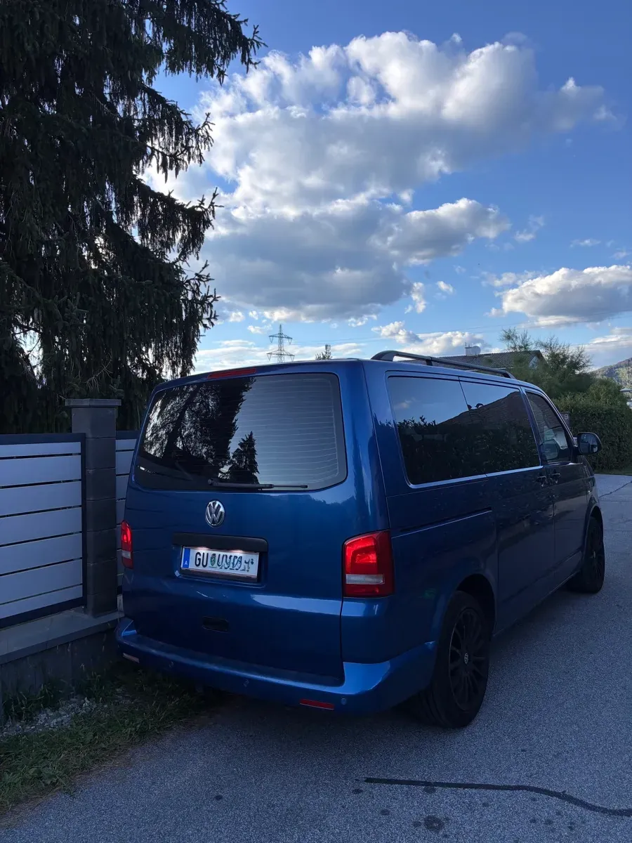 Volkswagen Multivan 2009 photo 3