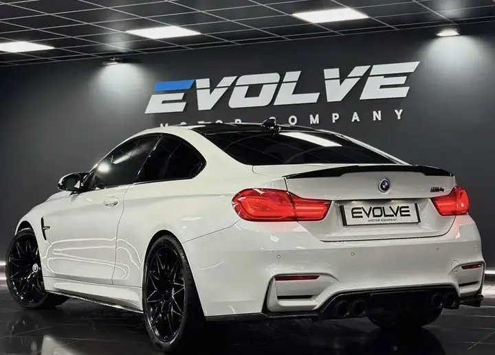 BMW M4 2018 photo 2