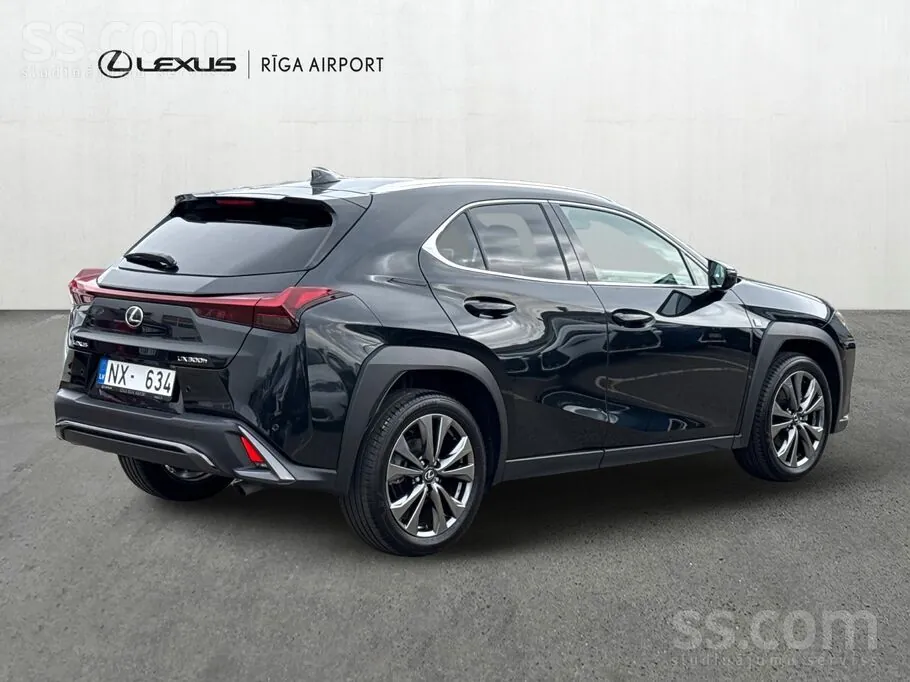 Lexus Ux 2024 photo 2