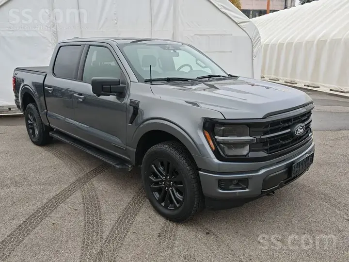 Ford F-150 2025 photo 2