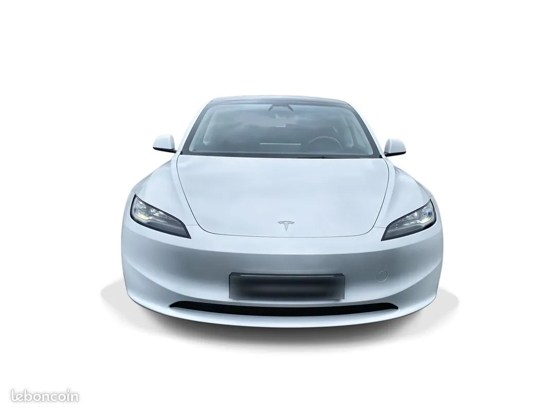 Tesla Model 3 2024 photo 2