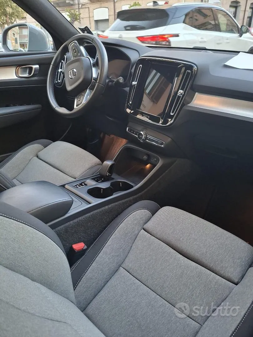 Volvo Xc40 2024 photo 3