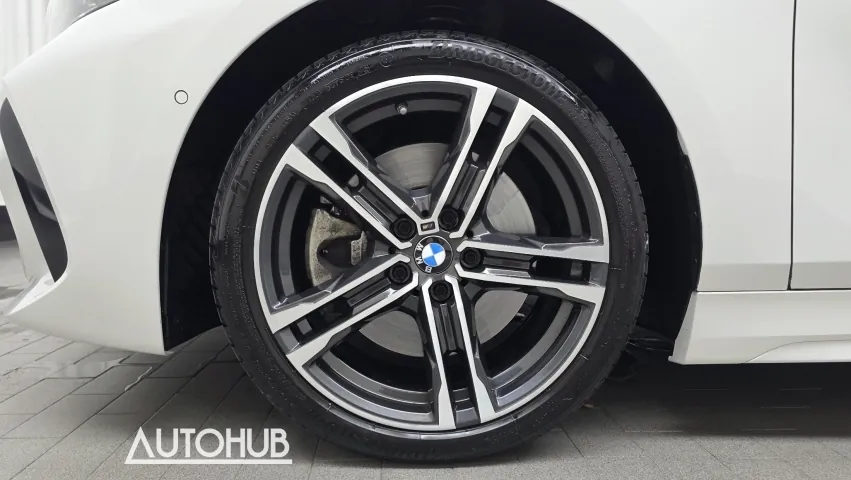 BMW 1 Series 2024 photo 5