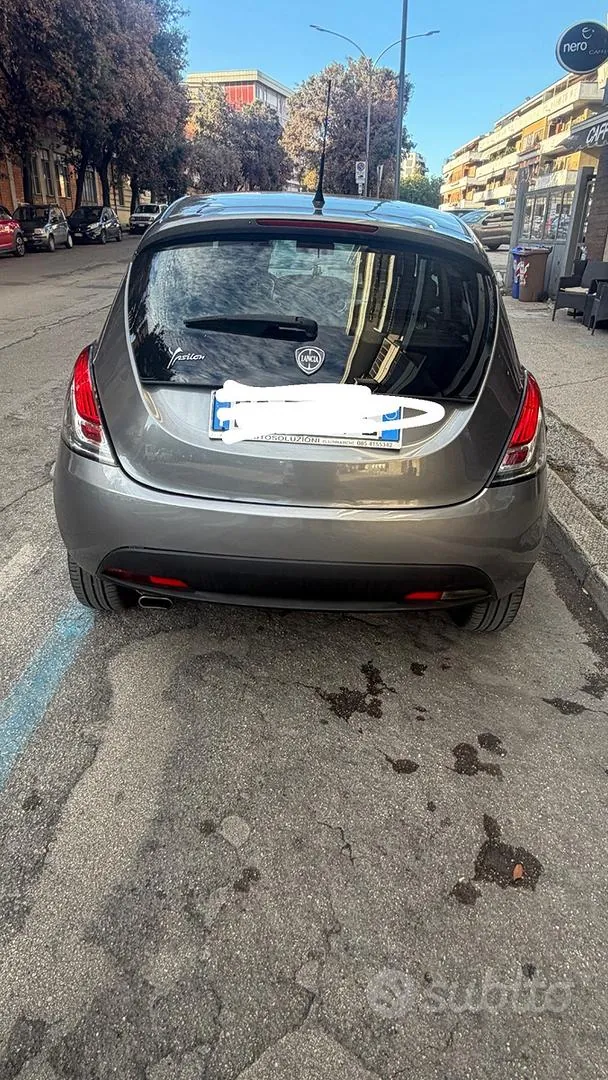 Lancia Ypsilon 2014 photo 2