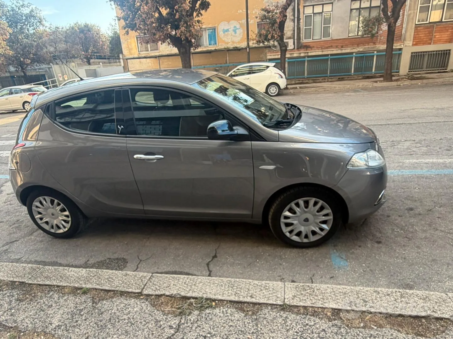 Lancia Ypsilon