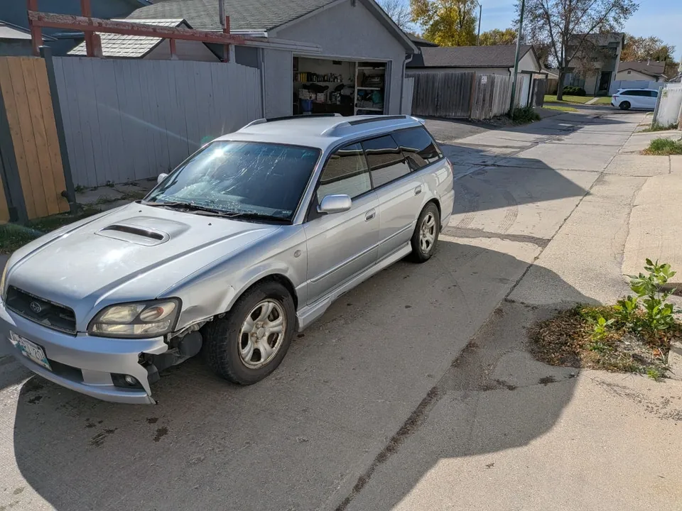 Subaru Legacy 2003 photo 2