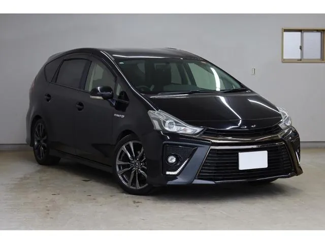 Toyota Prius Alpha 2015 photo 3