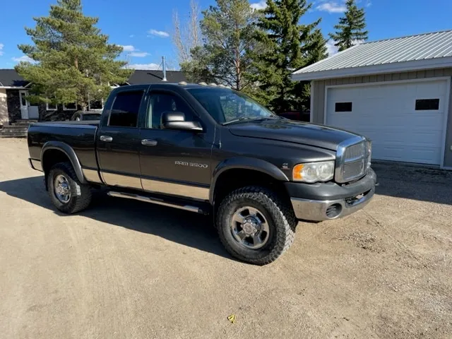 Dodge Ram 3500 2004 photo 3