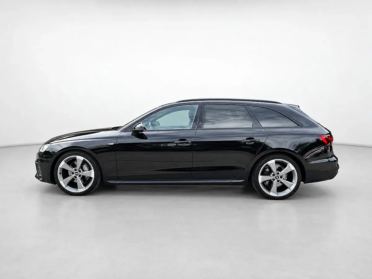 Audi A4 2023 photo 2