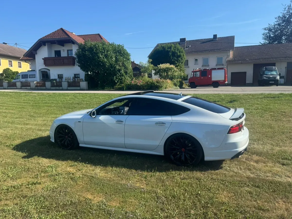 Audi A7 2015 photo 2