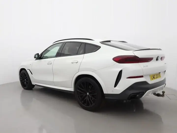 BMW X6 2022 photo 2