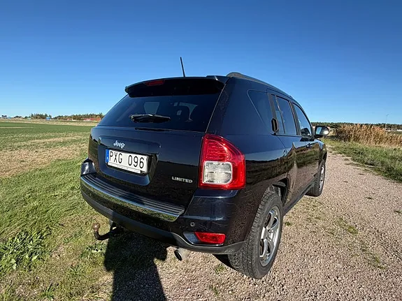 Jeep Compass 2011 photo 2