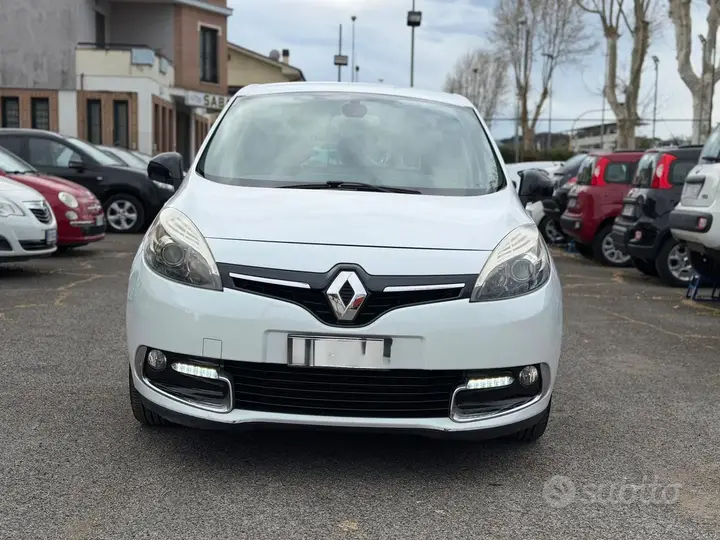 Renault Scenic 2013 photo 2
