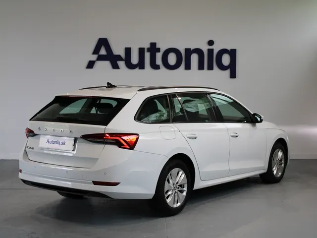Skoda Octavia 2022 photo 3