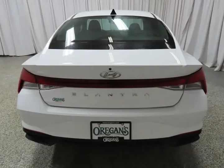 Hyundai Elantra 2022 photo 4