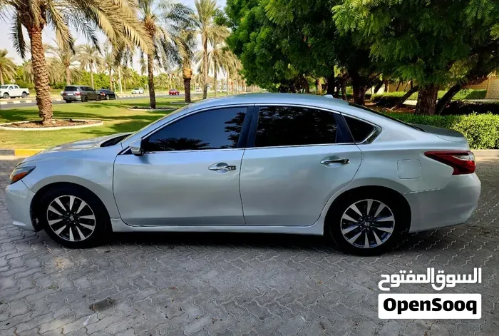 Nissan Altima 2018 photo 4