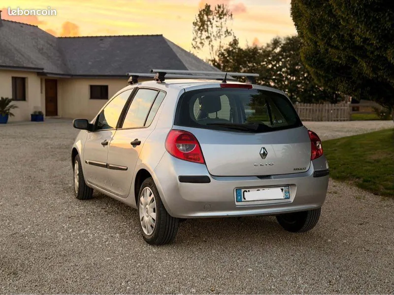 Renault Clio 2006 photo 4