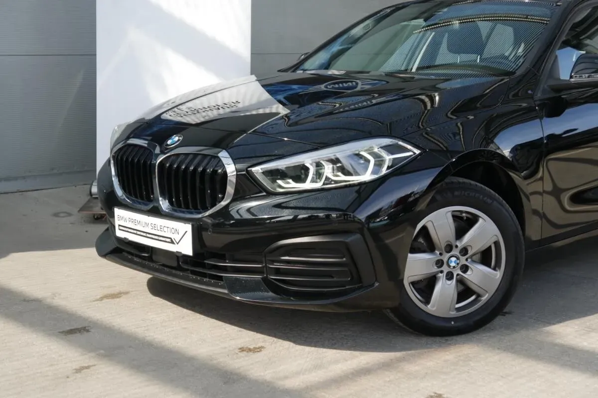 BMW 1 Series 2023 photo 3