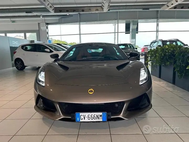 Lotus Emira 2024 photo 2