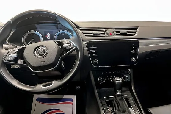 Skoda Superb 2021 photo 4