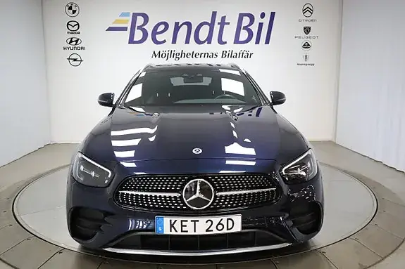 Mercedes-Benz E 300 2023 photo 2