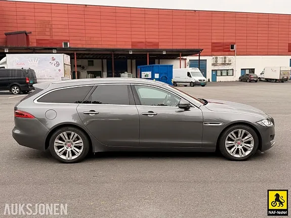 Jaguar Xf 2018 photo 4