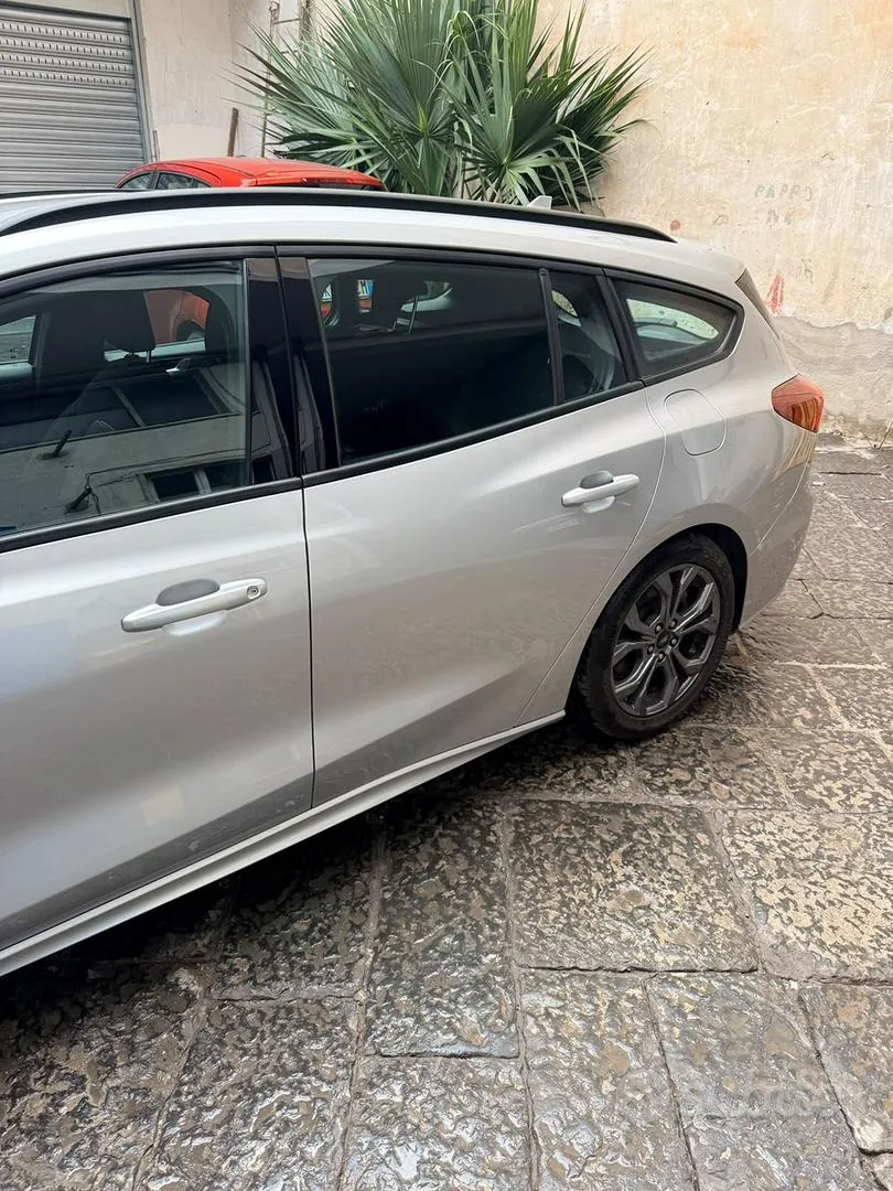 Ford Focus 2024 photo 3