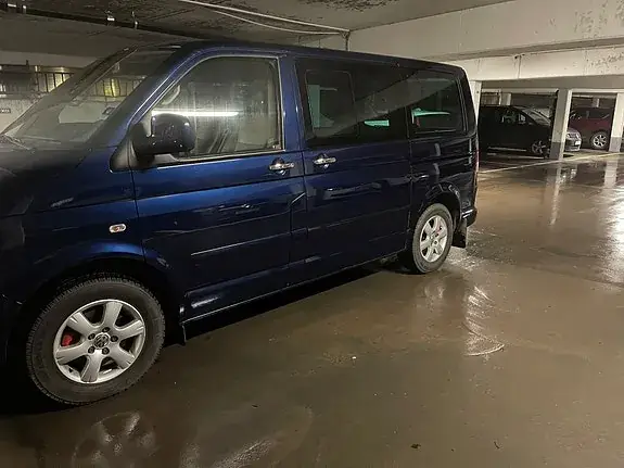 Volkswagen Multivan 2009 photo 2