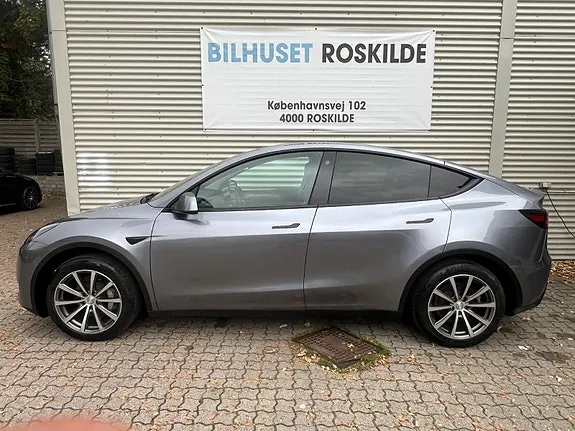 Tesla Model Y 2023 photo 3