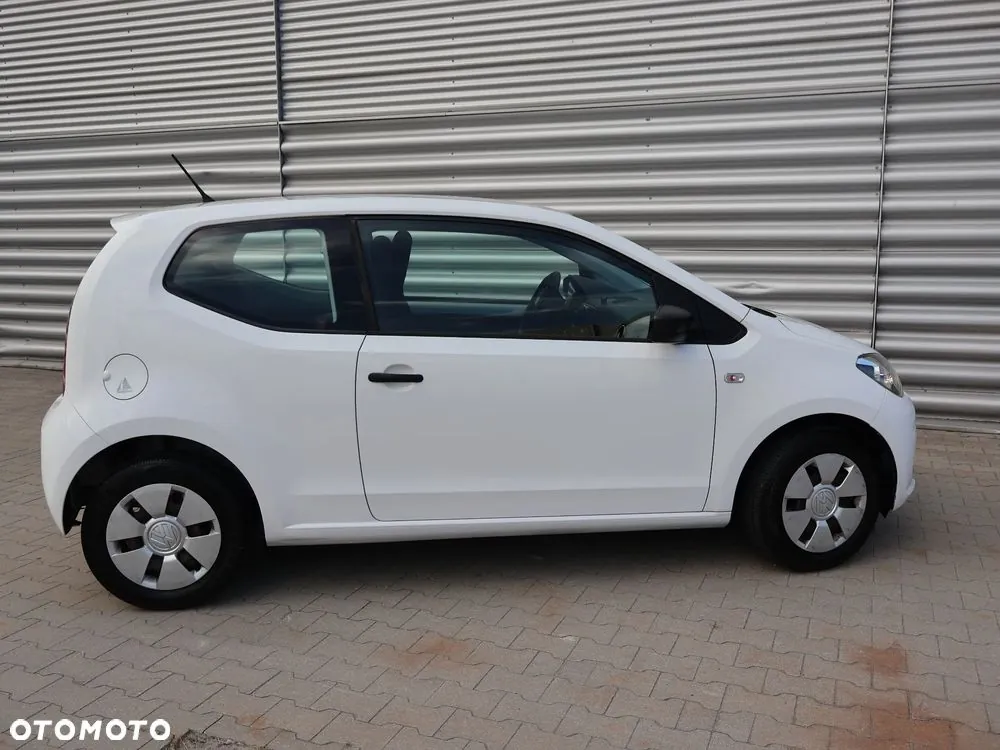 Volkswagen Up 2016 photo 2