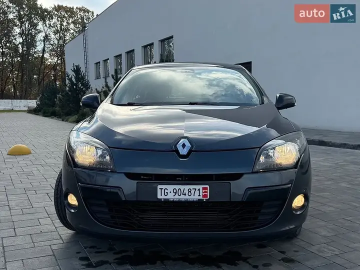 Renault Megane 2011 photo 2