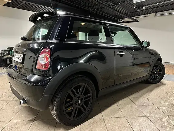 Mini One 2011 photo 3