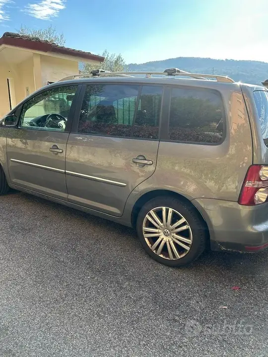 Volkswagen Touran 2008 photo 3