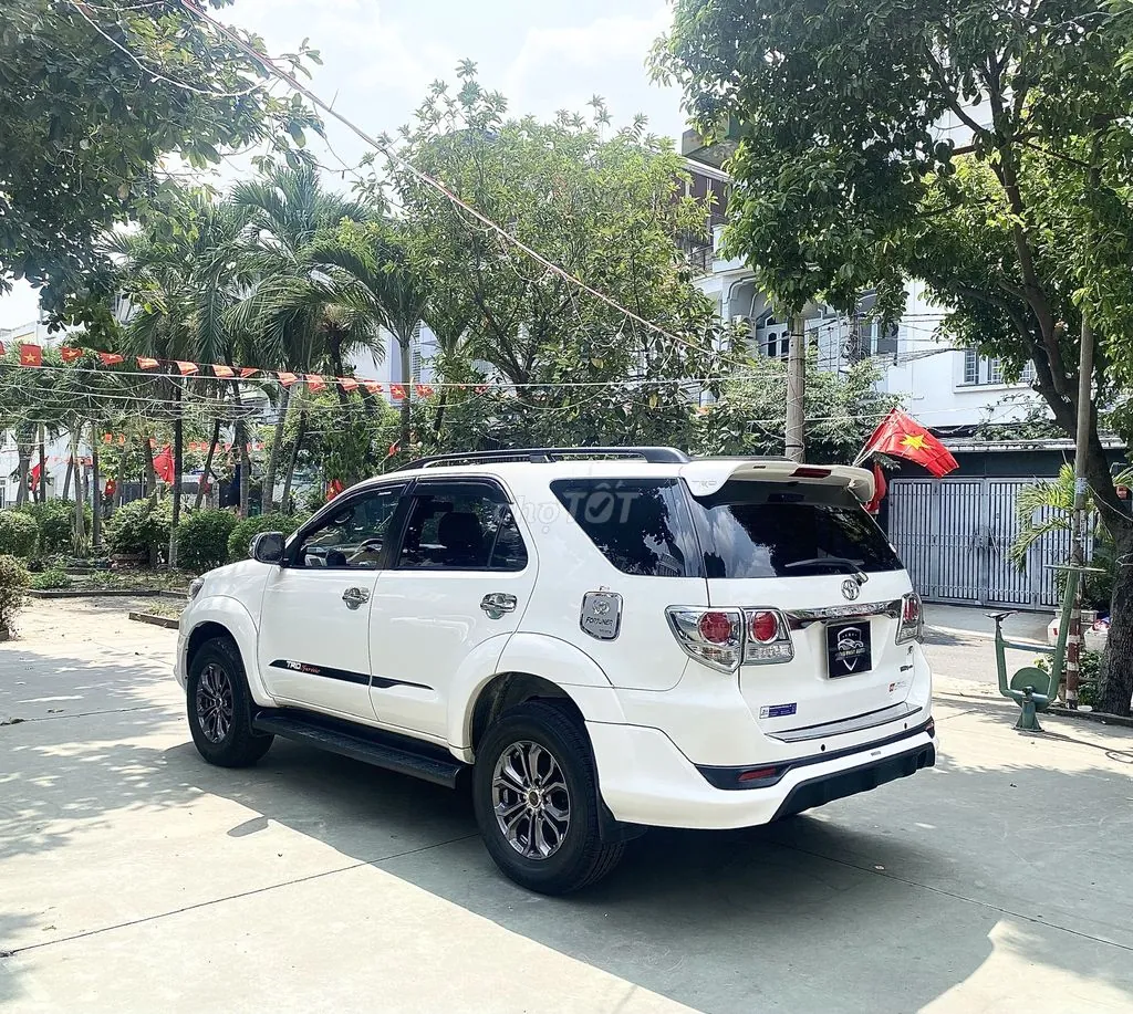 Toyota Fortuner 2015 photo 5