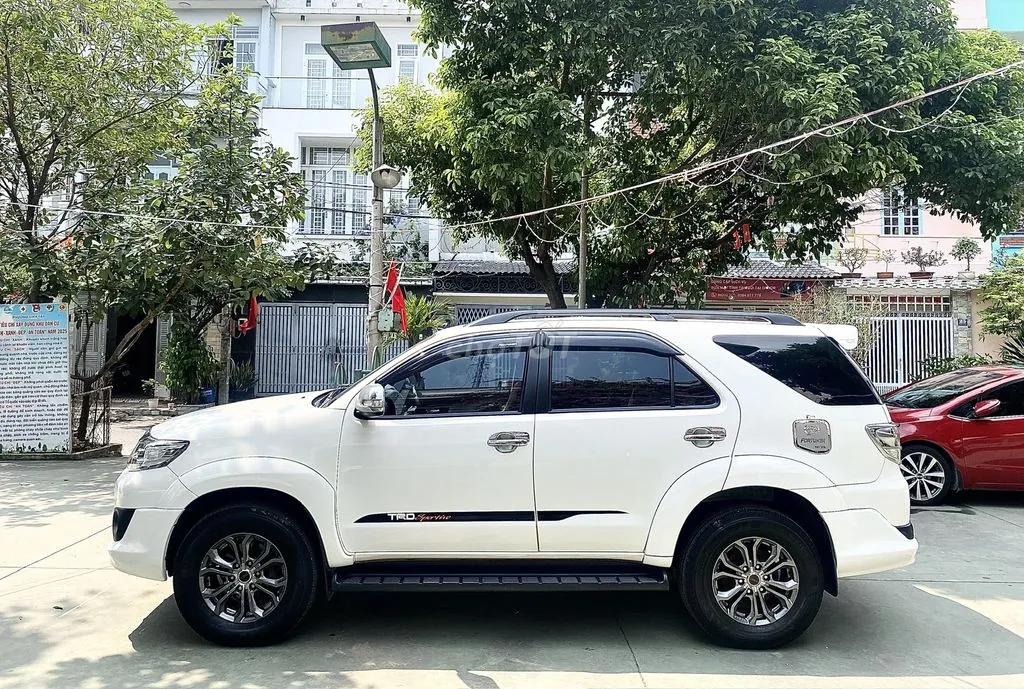 Toyota Fortuner 2015 photo 4