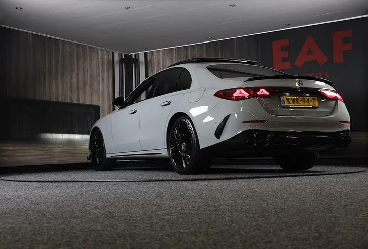 Mercedes-Benz E-Class 2025 photo 3