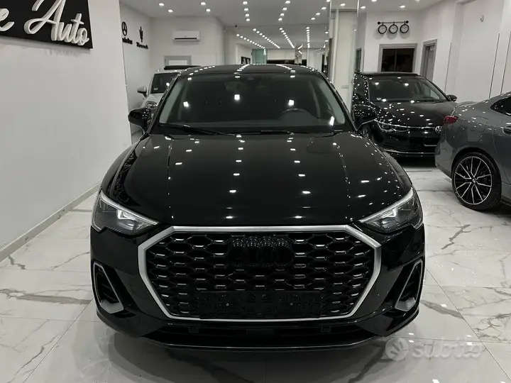 Audi Q3 2022 photo 2