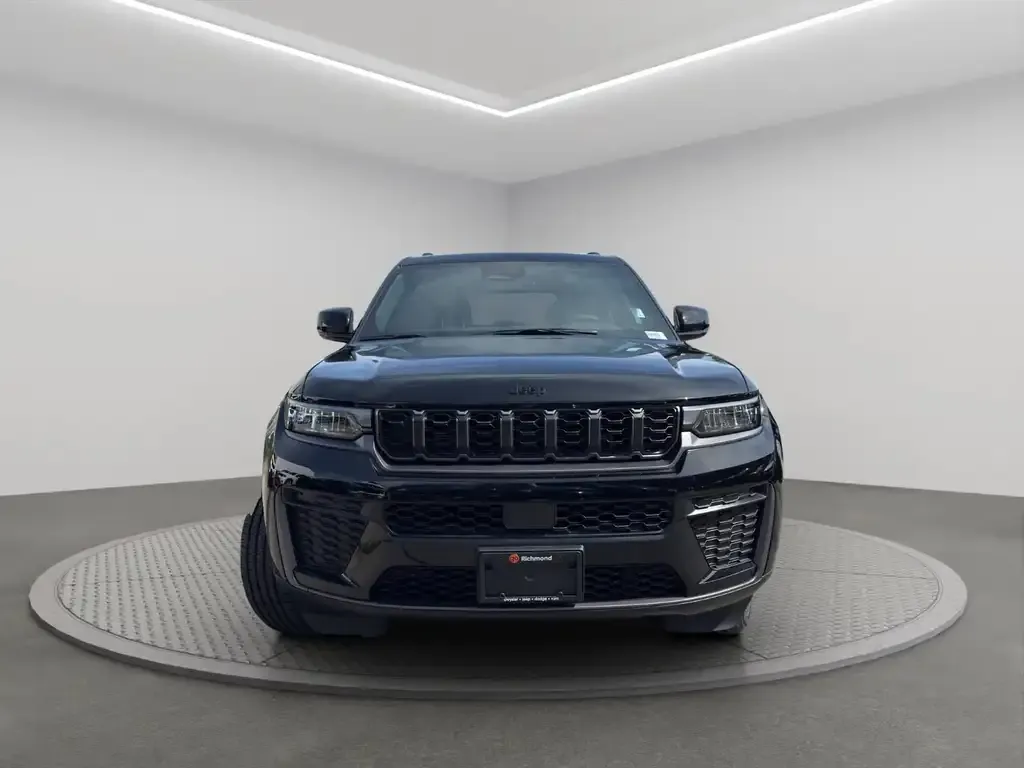 Jeep Grand Cherokee 2026 photo 2