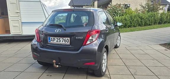 Toyota Yaris 2013 photo 4