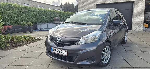 Toyota Yaris 2013 photo 3
