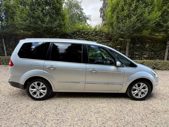 Ford Galaxy 2013 photo 4