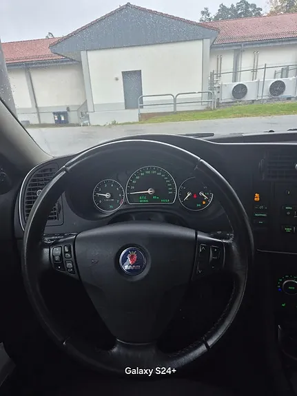 Saab 9-3 2010 photo 3
