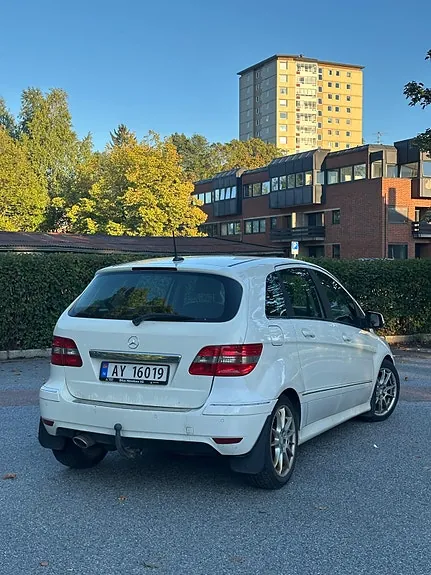 Mercedes-Benz B180 D 2009 photo 2