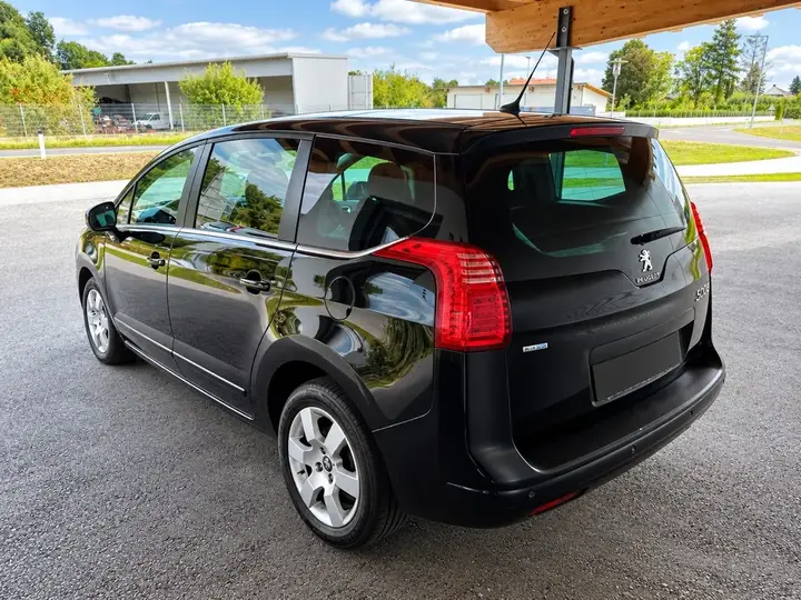 Peugeot 5008 2017 photo 2