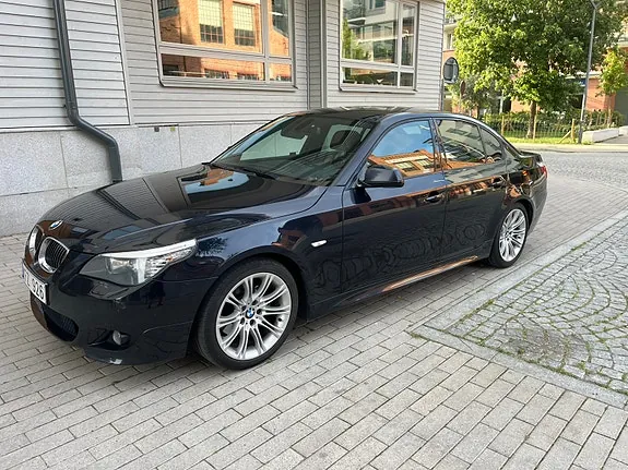 BMW 525I