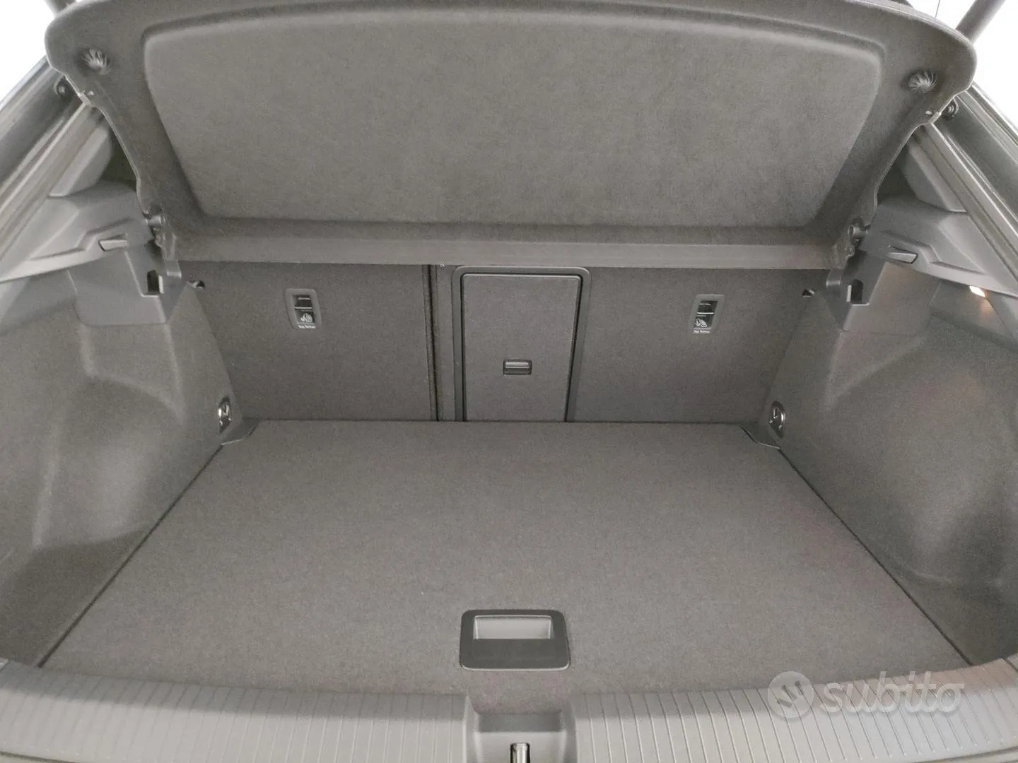 Volkswagen T-Roc 2023 photo 4